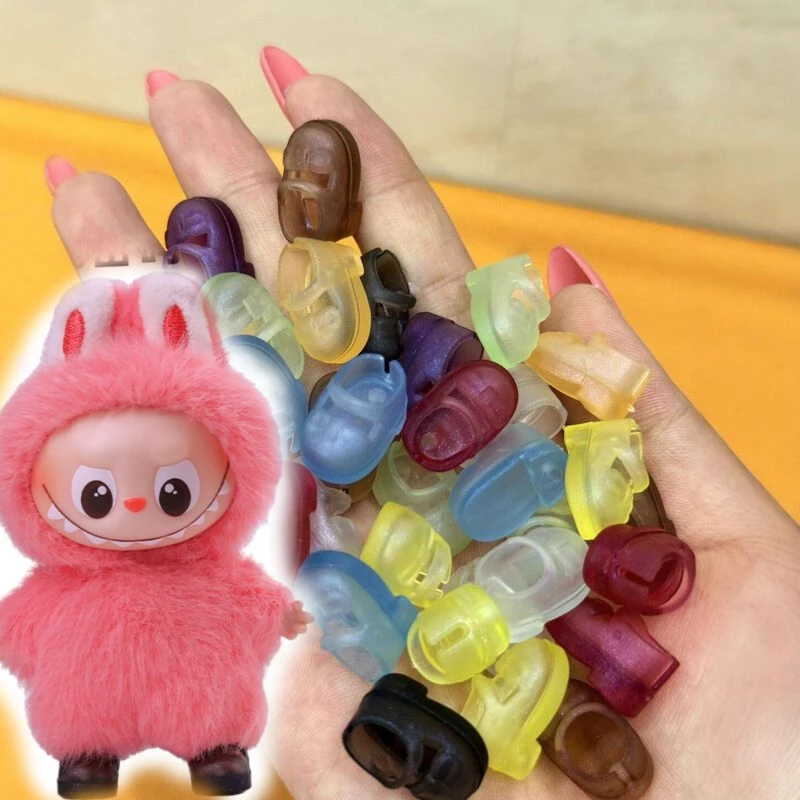 Mini Labubu Puppenschuhe für 10 cm Labubu 4.0 The Monsters Pin für Love Series Puppenkleidung Zubehör Plüschpuppenkleidung Geschenk