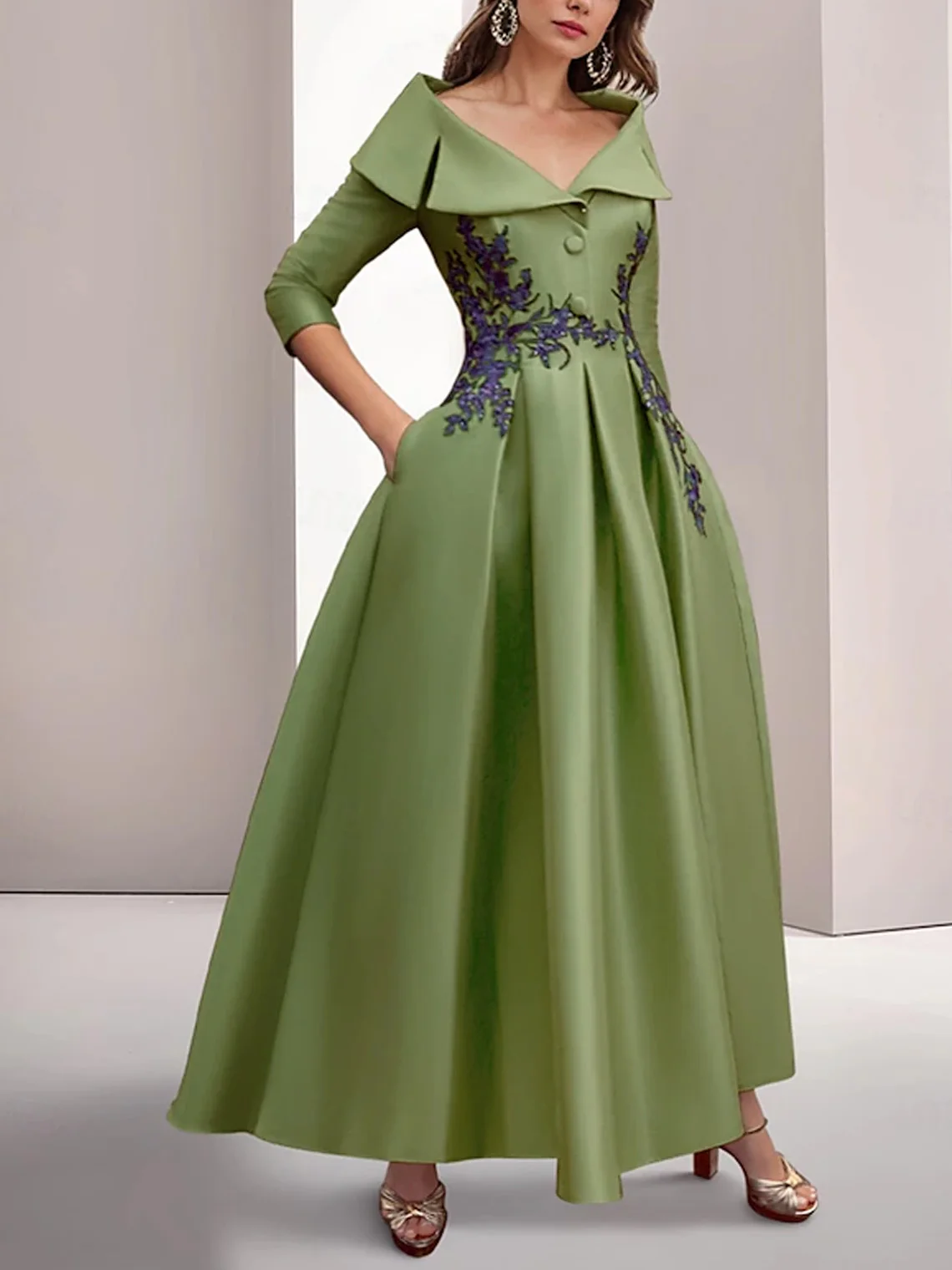 Elegantes klassisches A-Linie-Satin-Abschlussballkleid mit Hemdkragen, bodenlang, 3/4-Ärmel, Applikationen, formelles Abendkleid 2025, kostenlos individuell gestaltet