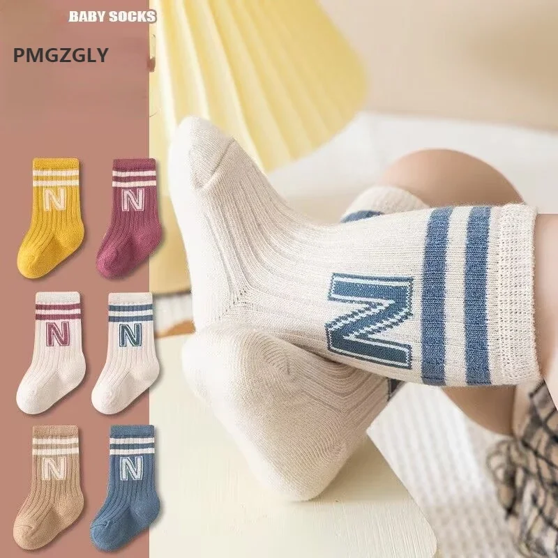 Baby-Mittelrohrstrümpfe, lange Socken für Säuglinge, Kleinkinder, Kinder, gestrickt, weich, modisch, Buchstabensocken, Jungen und Mädchen, lässige Socken Image