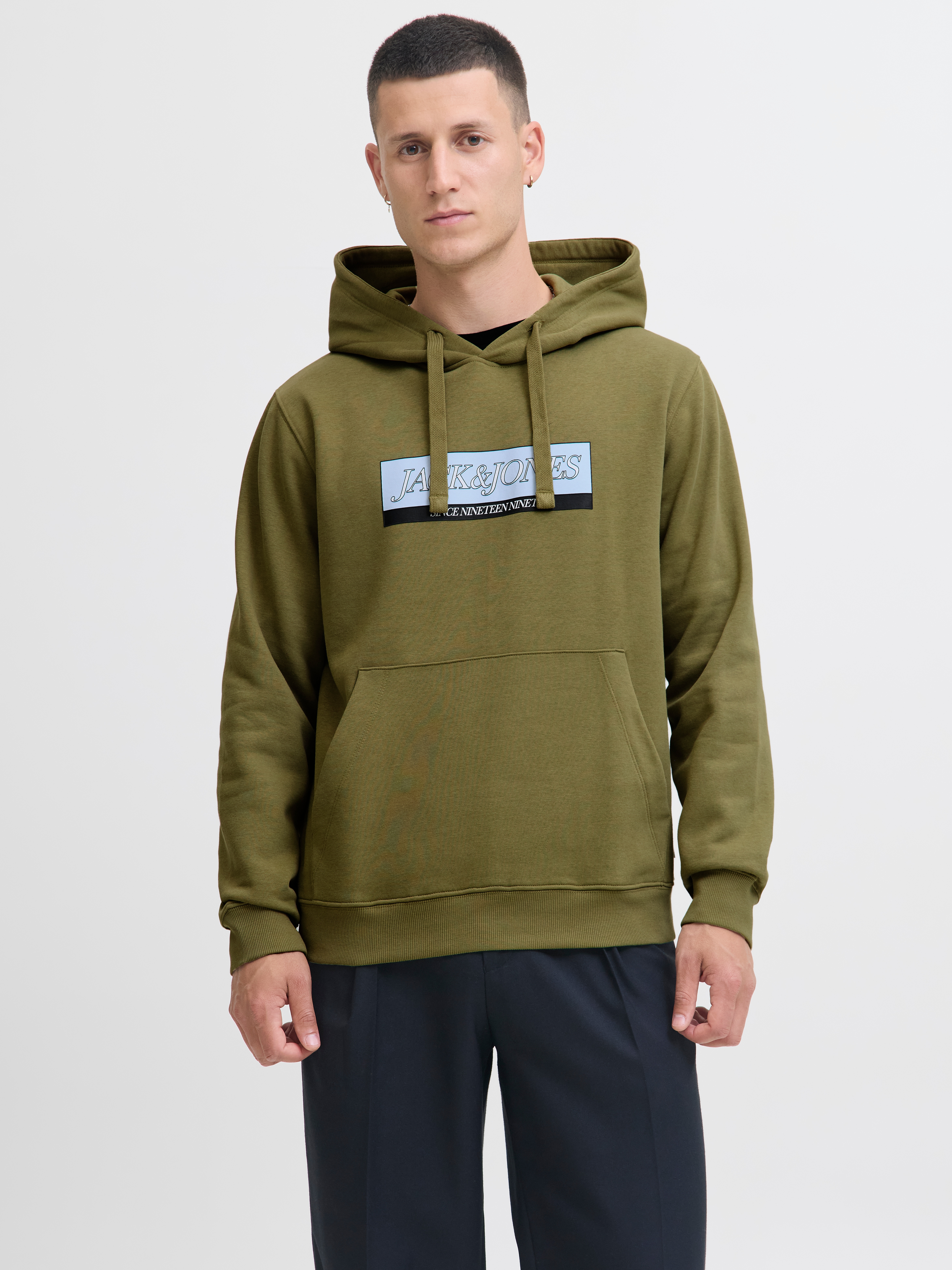Kapuzensweatshirt JACK & JONES "JORINWOOD BLOCK BRANDING SWEAT HOOD", Herren, Gr. XL, grün (olive drab), angeraute Sweatware, Obermaterial: 70% Baumwolle, 30% Polyester, bedruckt, regular fit normal, Rippbündchen, Sweatshirts