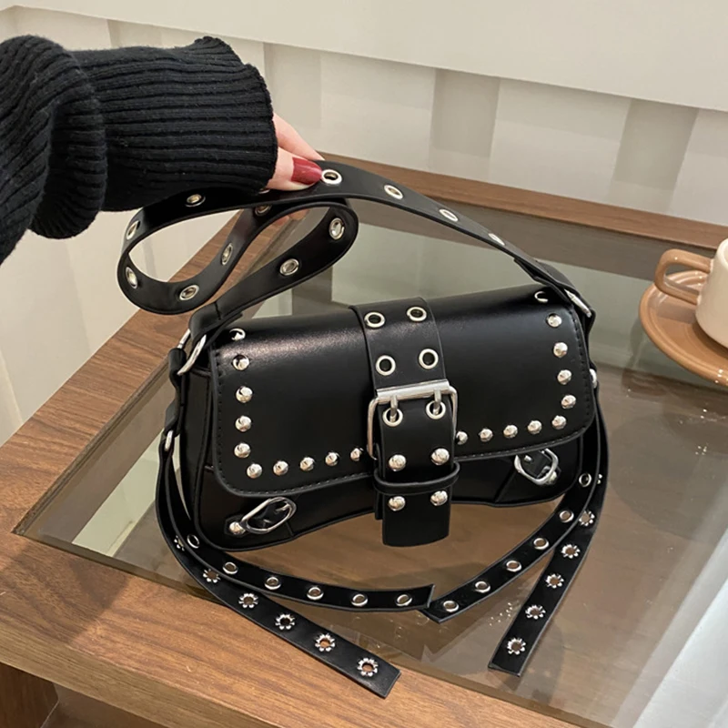 Sac à bandoulière pour femmes Style Punk sac à main en cuir PU Rock mode sacs à main avec Rivet petit sac à main à aisselles à la mode