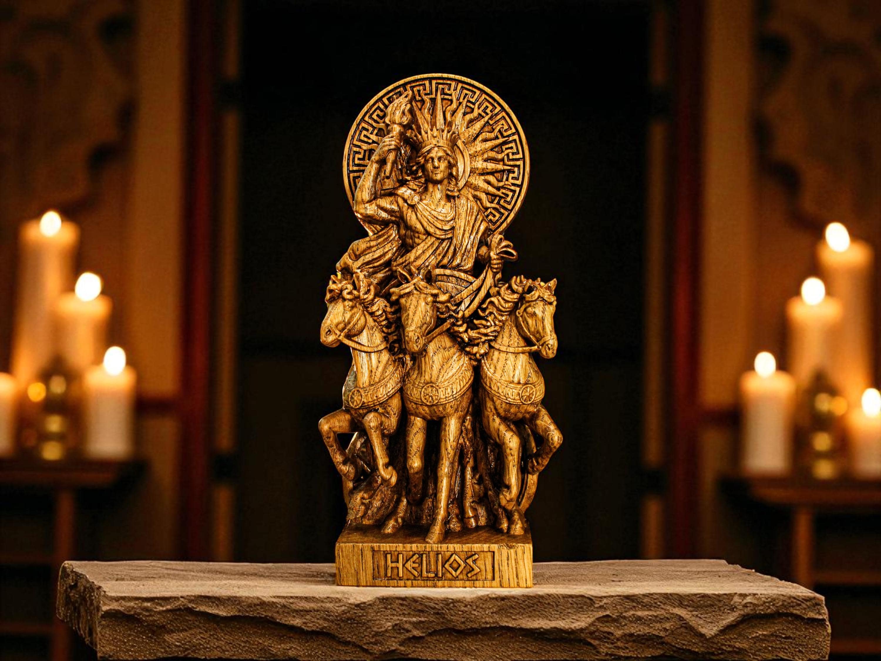 Statua di Helios, dio greco Helios, figura d'altare di Helios, statua del dio del sole, altare greco, mitologia greca, figura pagana, statua di divini