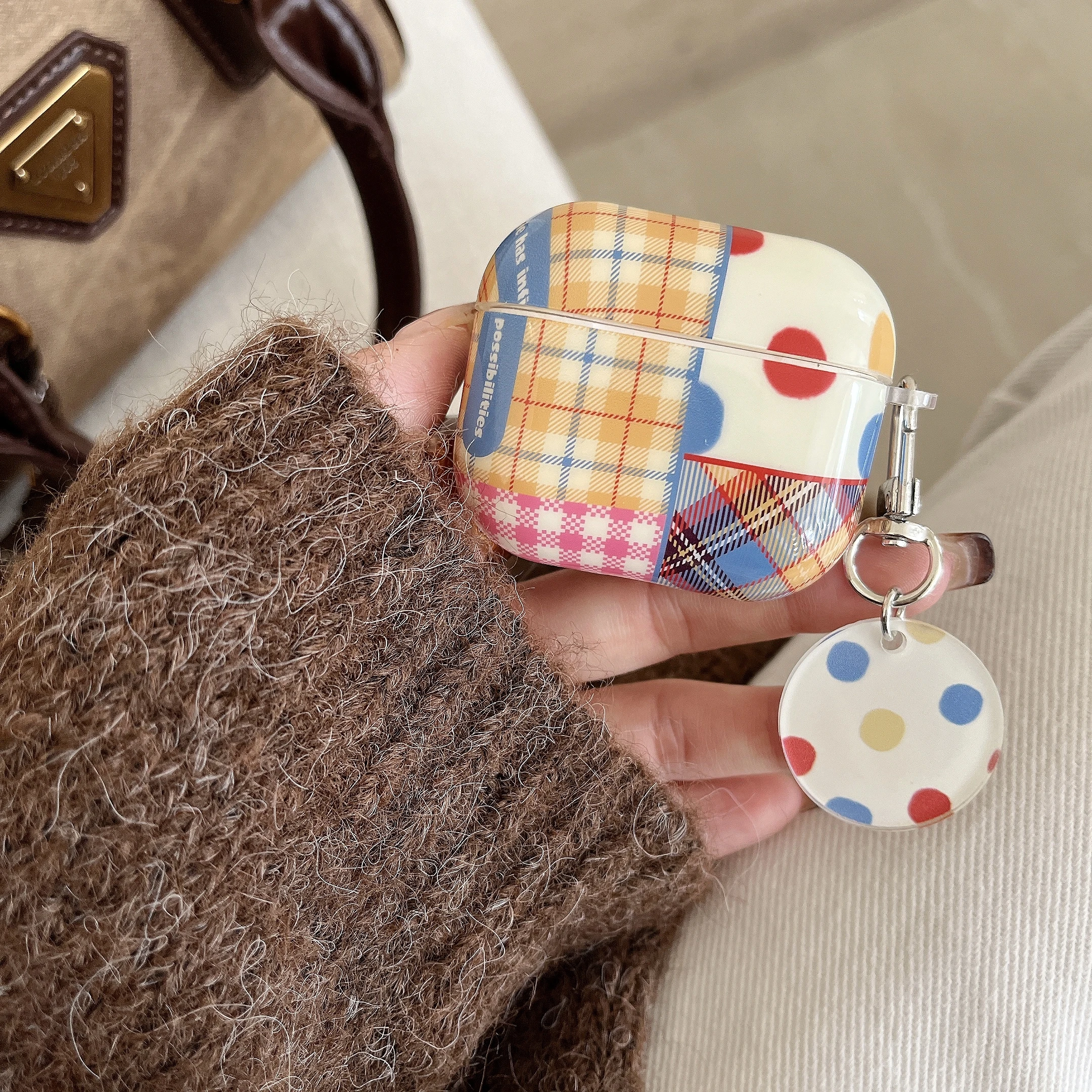 Niedliche gelbe Karo-Polka-Dot-Patchwork-Muster mit Anhänger, schützende Kopfhörerhülle, geeignet für AirPods 1, 2, 3, 4 Pro Pro 2 Pro3 Image