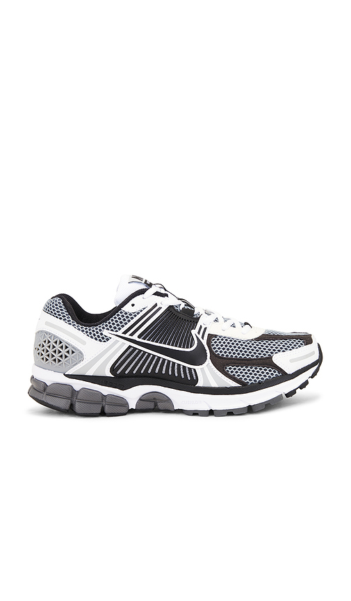 Nike Nike Zoom Vomero 5 Se Sp in Dark Grey, Black-White-Sail in Black, Grey. - size M11 / W12.5 (also in M10 / W11.5, M10.5 / W12, M11.5 / W13, M4 / W5.5, M8.5 / W10, M9 / W10.5, M9.5 / W11)