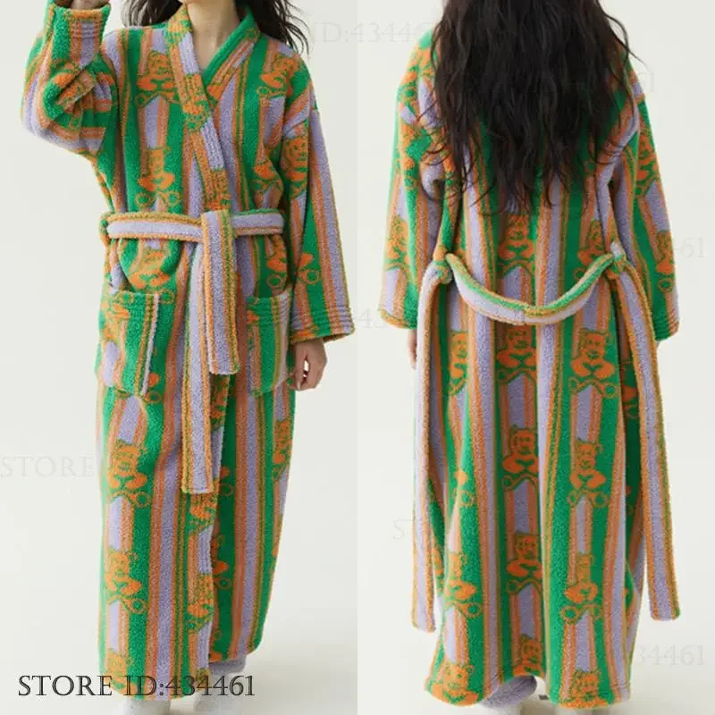 Verdicken Flanell Weibliche Lange Robe Kimono Bademantel Kleid Niedlichen Cartoon Nachtwäsche Homewear Winter Korallen Fleece Nacht Tragen Loungewear Image