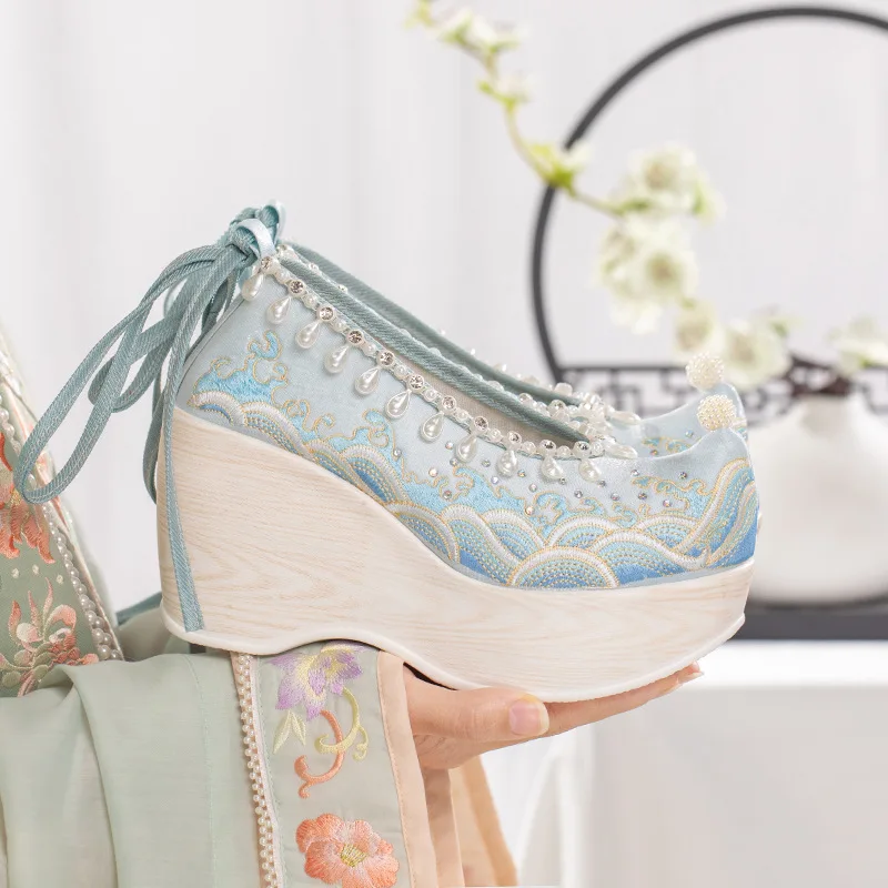 Chinesischen Stil Luxus Perle Frauen Schuhe Frühling 2024 Neue Hanfu Elegante Keil Gestickte Plattform Schuhe Vintage Damen High Heels
