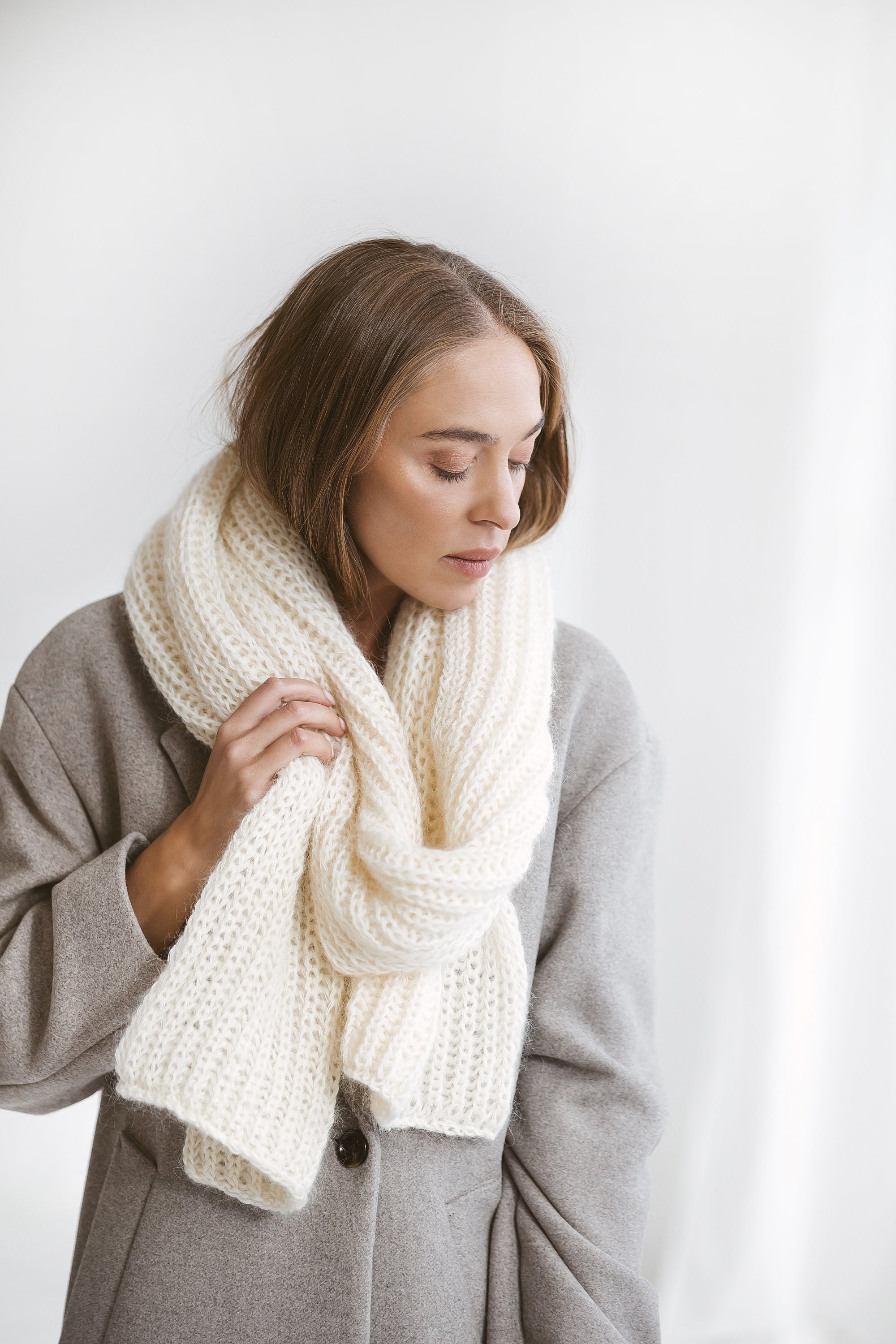Gerippter weißer Mohair Schal, langer milchiger Zopfmuster Oversize Alpaka Woll Schal, Frauen flauschig gestrickter Schal, Unisex Winer Wrap, Geschenk