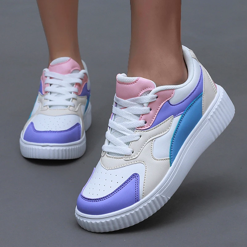 Frauen Casual Schuhe Mode Atmungsaktive Wanderschuhe Flache Schuhe Turnschuhe Frauen Gym Vulkanisierte Schuhe Weiß Weibliche Schuhe