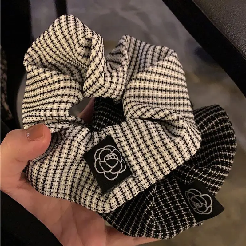 1 Stück schwarz-weiß kariertes Dickdarm-Stirnband, weibliches Stirnband, geflochtenes Stirnband, Haarschmuck, Kopfbedeckung Image