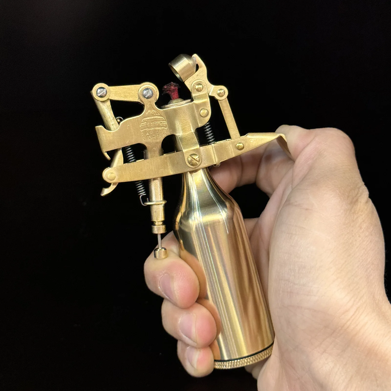 Handgefertigte Feuerzeugmaschine in Sonderform, Vintage-Kerosinmaschine, Capitol-Geschenk Image