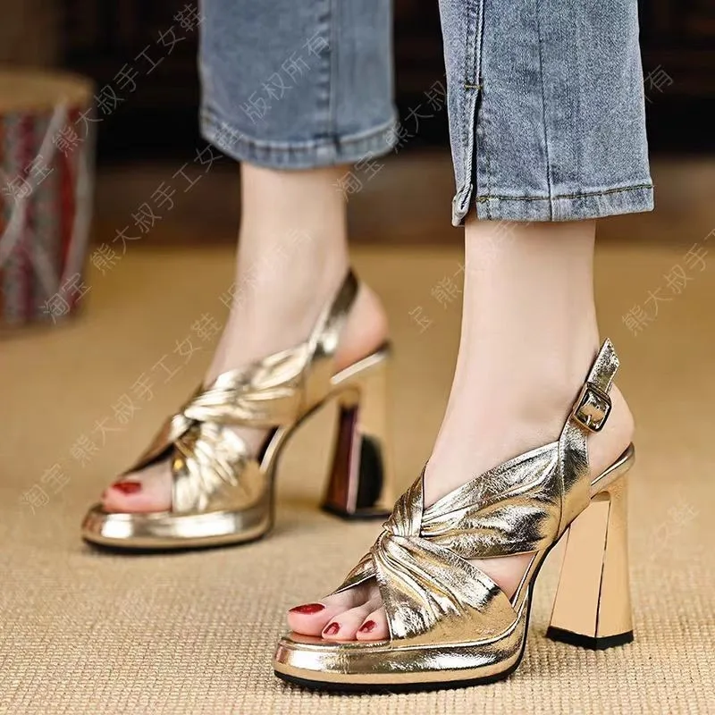 Super High Heel Fish Mouth Cross Strap Block Heel Back Trip Strap Plattform Frühling und Sommer Damenschuhe