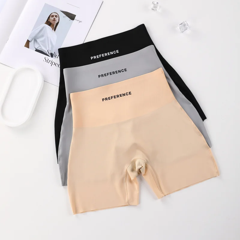Schützende Shorts in Übergröße, nahtlose Unterwäsche für Damen, kurze Sicherheitshosen, Eisseidenhöschen, Damen-Sommer-Dessous Image