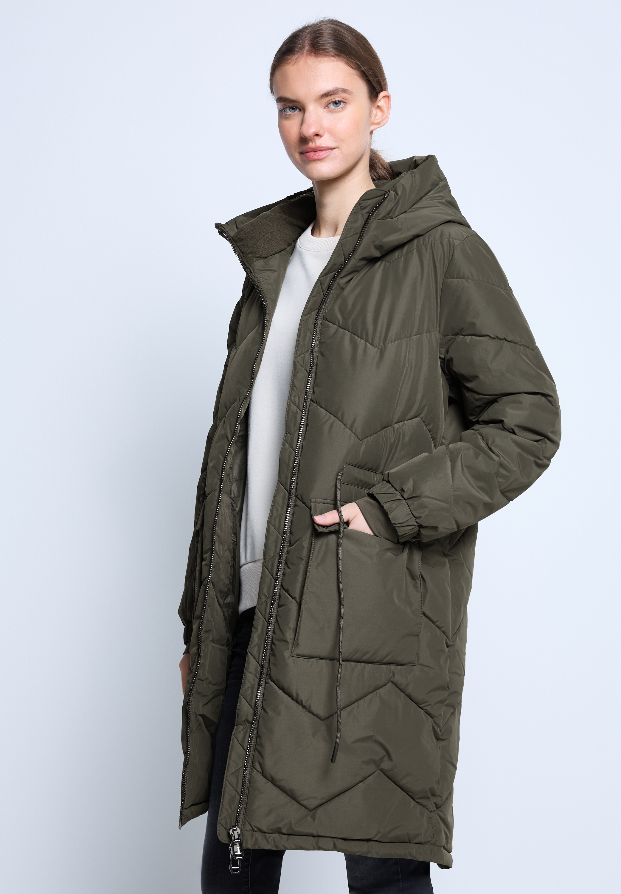 Steppjacke STREET ONE STUDIO, Damen, Gr. 36, beluga grün, Stoff, Obermaterial: 100% Polyester; Futter: 100% Nylon; Füllung: 100% Polyester, unifarben, comfort fit normal, ohne Ausschnitt, Bündchen, Jacken, mit Kapuze Image