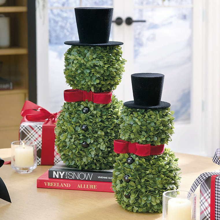 Christmas Tabletop Boxwood Snowman - Small, 12-1/2