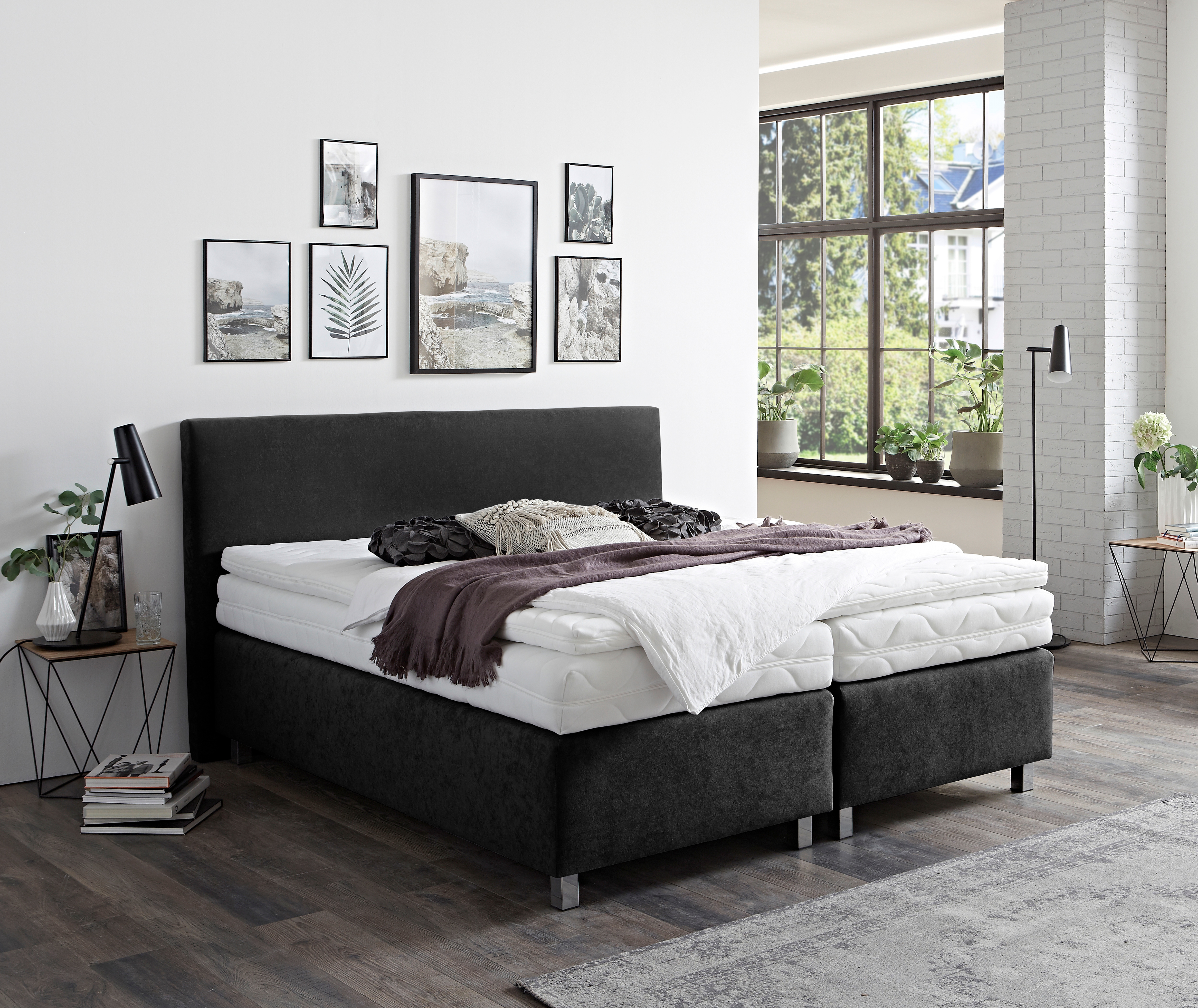 Boxspringbett "Florenz in den Breiten 160x200, 180x200cm & 200x200cm", schwarz, B:175cm L:210cm, WESTFALIA SCHLAFKOMFORT, Komplettbetten, Boxspringbett, Verchromte Metallfüße, die die Kopfteilform aufgreifen Image