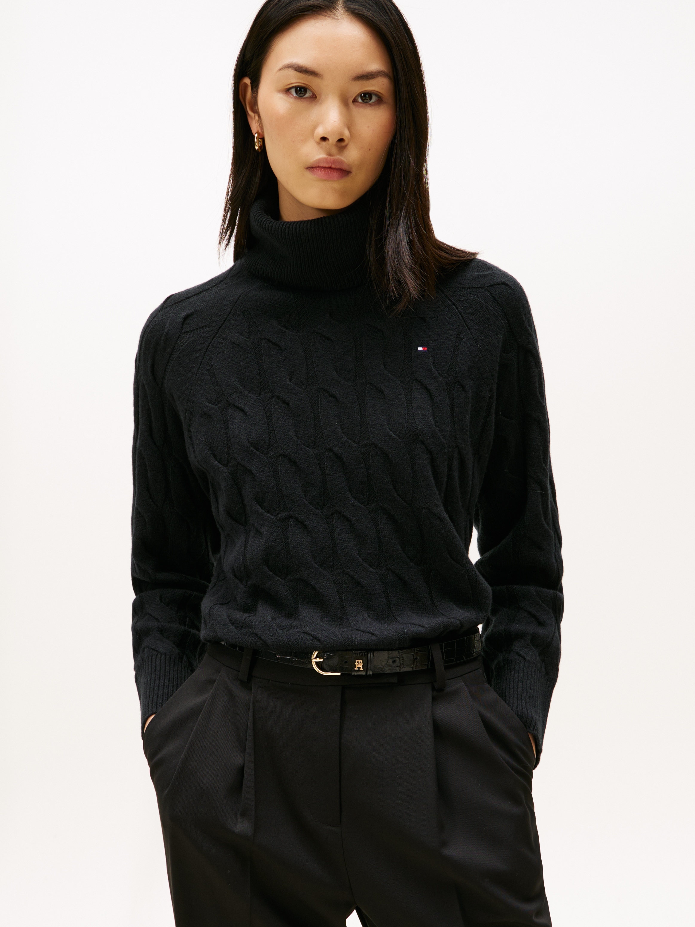 Rollkragenpullover TOMMY HILFIGER "SOFT WOOL CABLE ROLL-NK LS SWT", Damen, Gr. XXL(44), schwarz, Strick, Obermaterial: 100% Wolle, unifarben, normal, Pullover, mit Zopfmuster, aus reiner Wolle Image