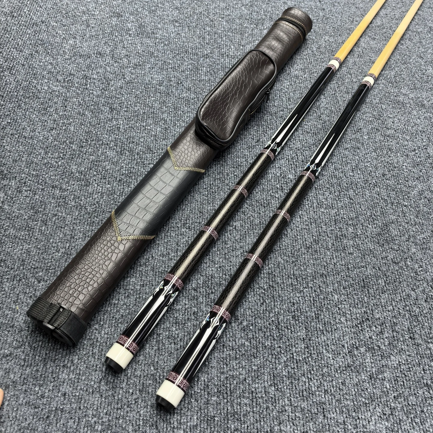 Handgefertigter 1/2-Pool-Queue-Stick mit Koffer und Zubehör, 58 Zoll, 12,5 mm Spitze für den Heim- und Clubgebrauch, englischer Queue Image