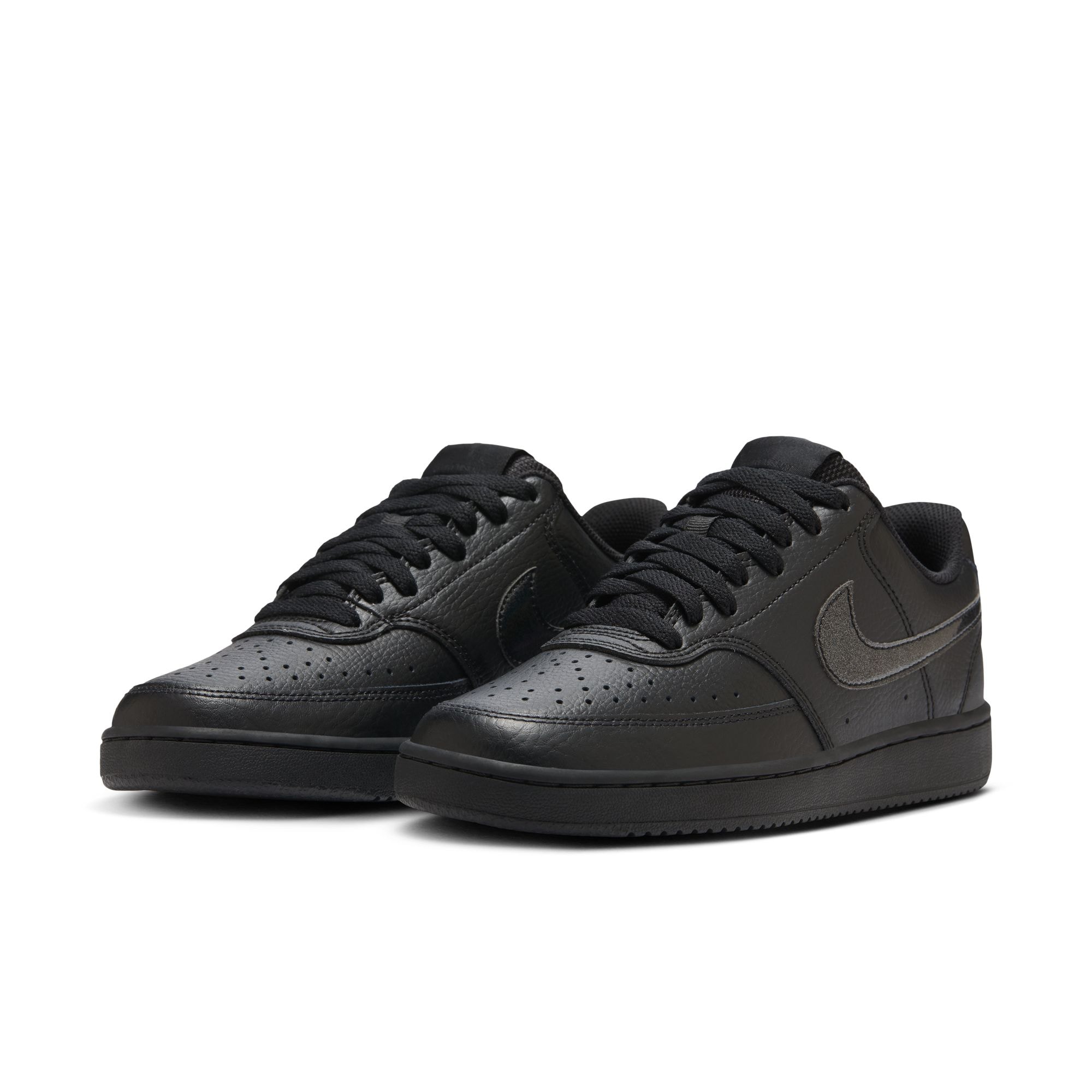 Sneaker NIKE SPORTSWEAR "WMNS COURT VISION LOW", Damen, Gr. 36,5, schwarz, schwarz, Leder, Synthetik, Schuhe Sneaker, Design auf den Spuren des Air Force 1