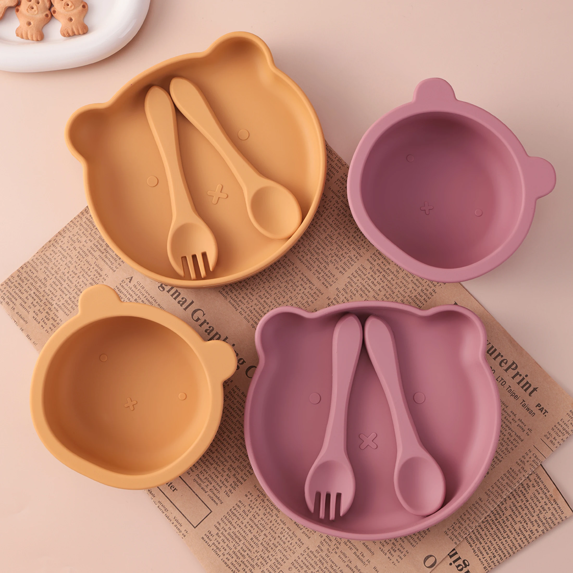 4PCS Silikon Baby Fütterung Set Saug Schüssel Platte Löffel Gabel Kleinkind Training Geschirr BPA FREI Nicht Slip Entwöhnung Essentials Image