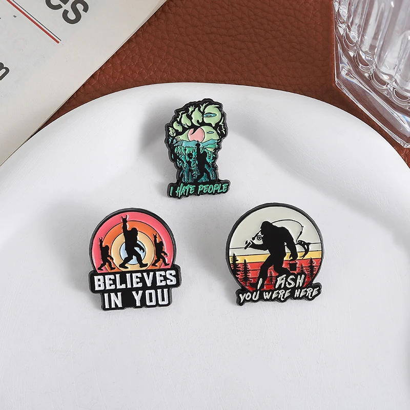 Big Foot Emaille-Anstecknadeln „I Fish You Were Here“, Brosche, Cartoon-Tier, Punk, Goth, Abzeichen, Rucksack, Anstecknadel, Zubehör, Geschenk für Freunde