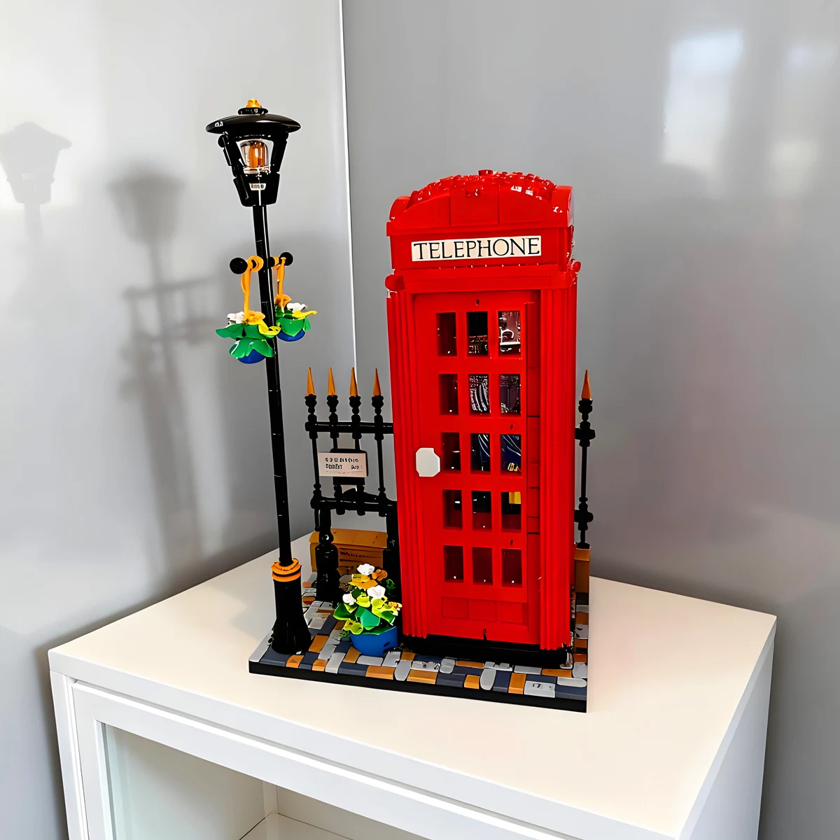 London Classic Streetview Retro Telephone Box Kiosk Street Display MOC-14607 Model Building Block Bricks Gift Kid Set