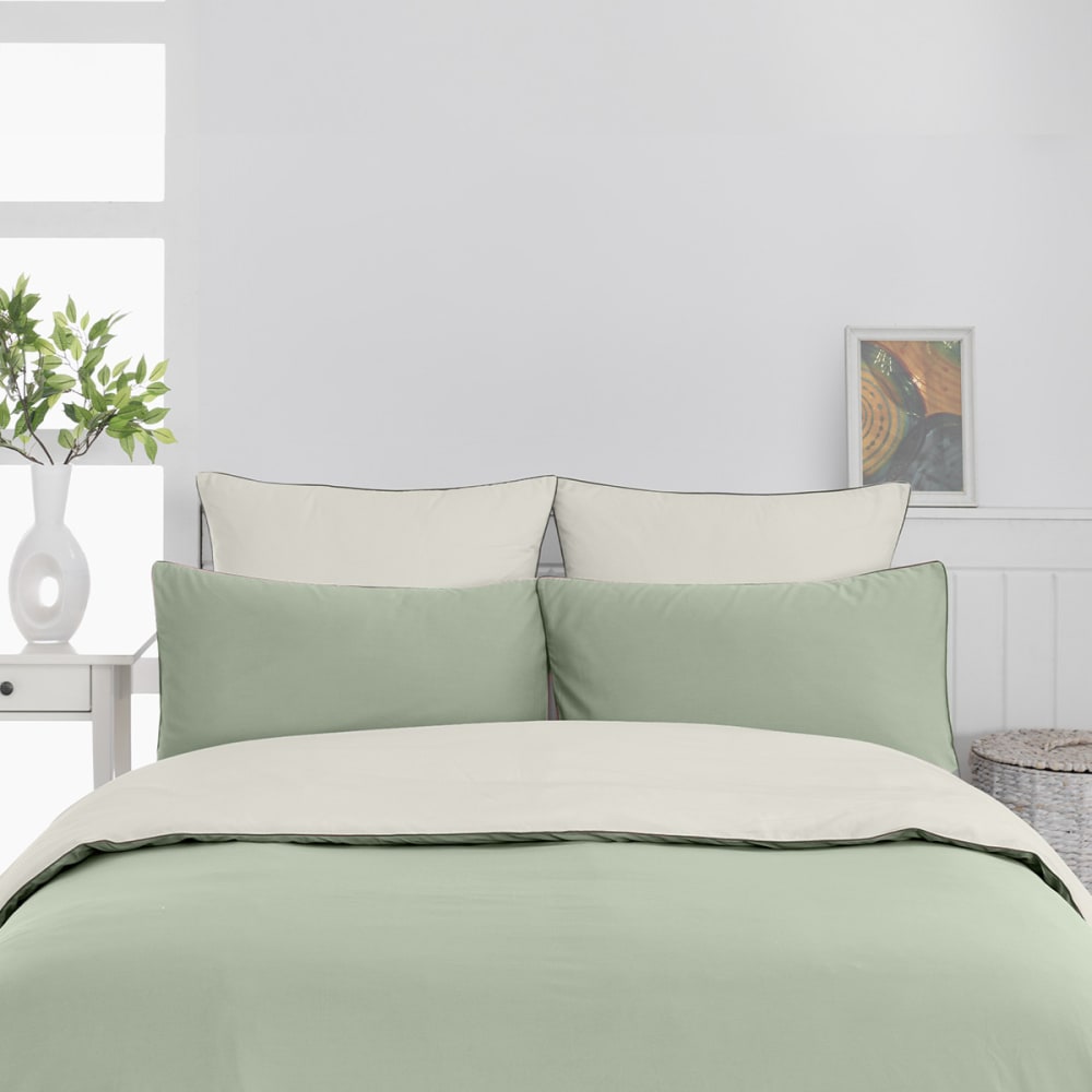 Parure de lit percale + 2 taies carrées sauge/ecru 240x220 cm