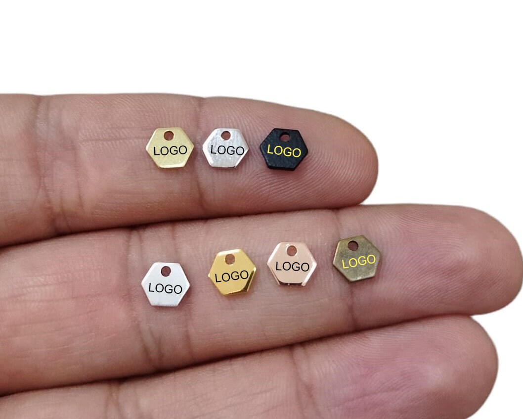 Etichetta incisa esagonale laser personalizzata, tag personalizzato per gioielli, tag logo personalizzato, 6 mm x 0,8 mm (spessore), risultati