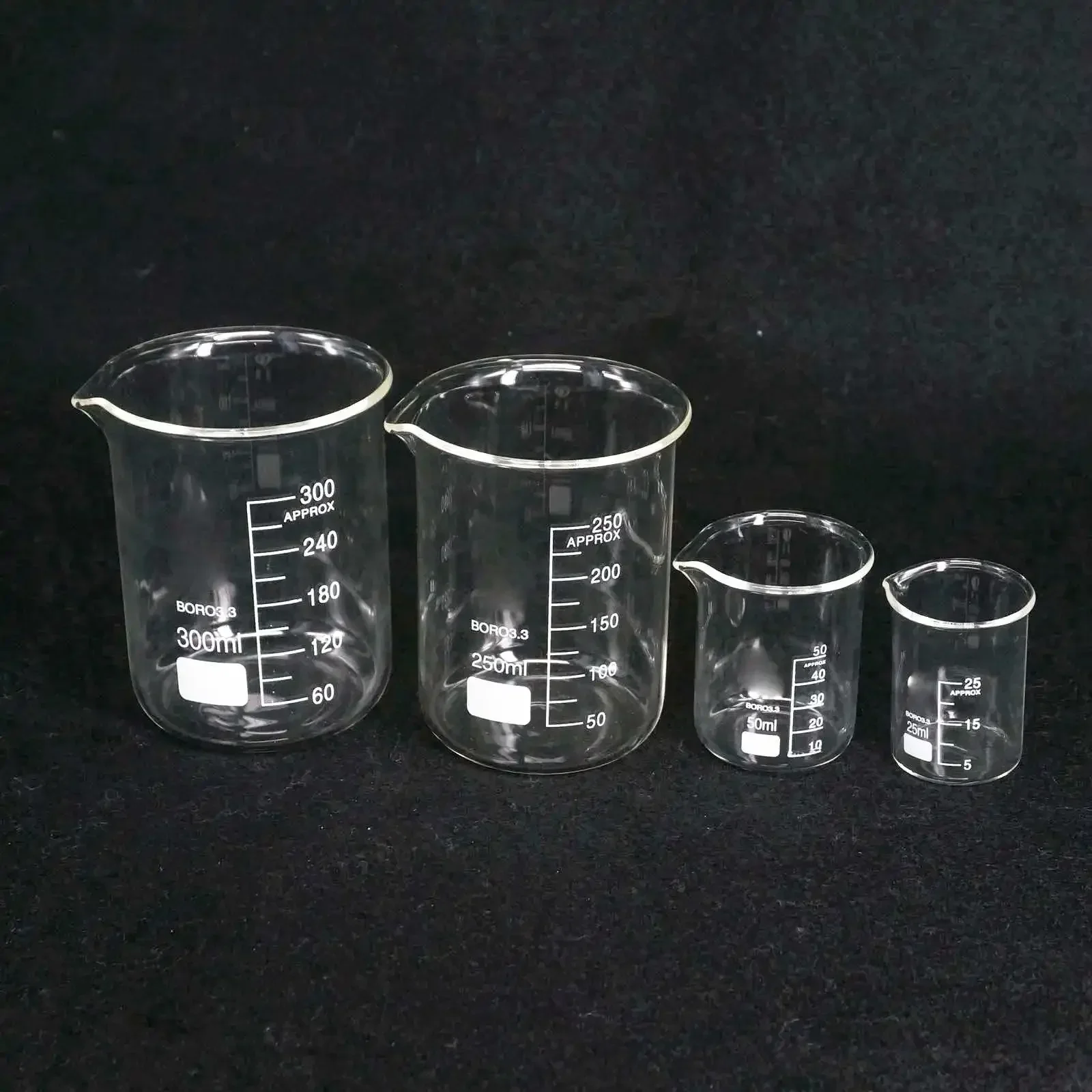 5 ml/10 ml/25 ml/50 ml/100 ml/150 ml/200 ml Borosilikatglas-Becher in niedriger Form, Chemielabor Image