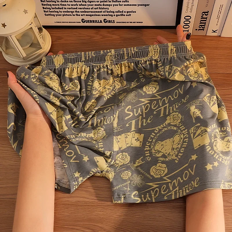 Atmungsaktive Baumwolle Bedruckte Herrenunterwäsche Bequeme Heimhose Lose Boxershorts Tragen Sie draußen Lässige Boxer Männliche Höschen Image