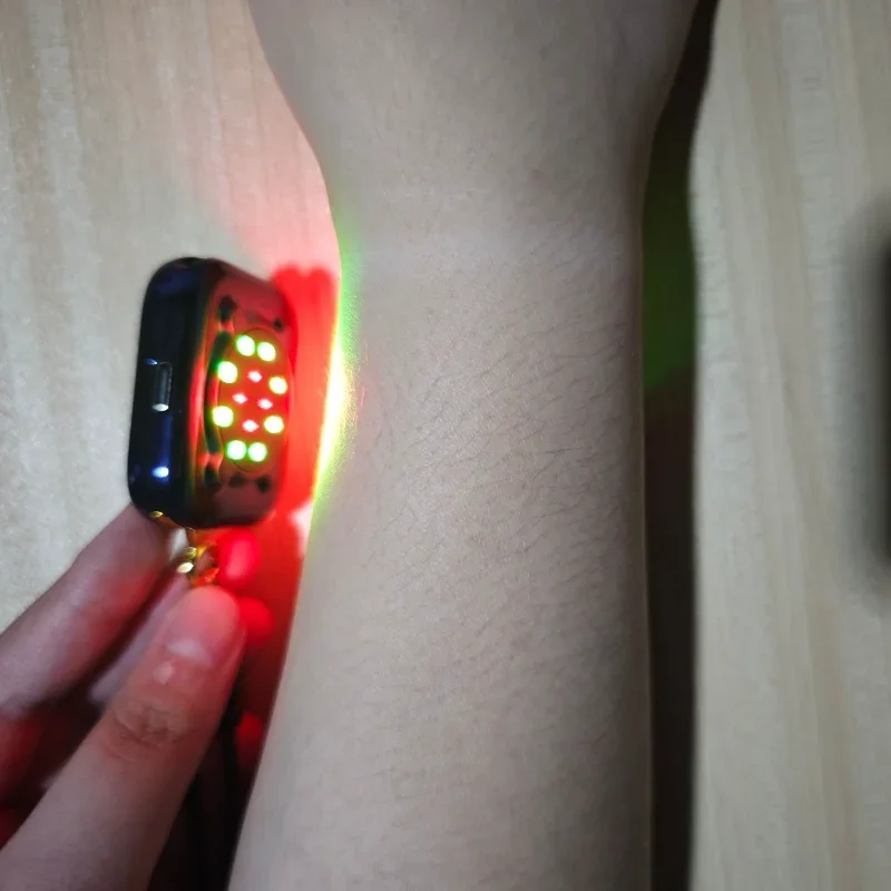 Verbesserte 650 nm 532 nm 405 nm tragbare Kaltlasertherapie Low-Level-Lasertherapie für Schmerz-Haustiergeräte Image