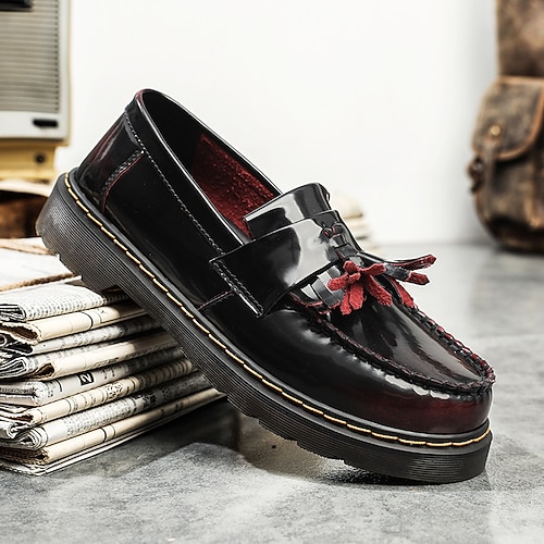 Slipper für Herren in Hellbraun und Weiß – stilvoll und bequem mit handgenähten Details, perfekt für legere und elegante Anlässe Image