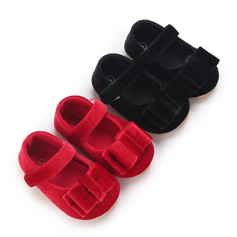Babyschuhe, 1-jährige Prinzessinnenschuhe, Frühling und Herbst, weiche Sohlen, Stoffschuhe, rote Schuhe, bevor Sie zu laufen lernen Image