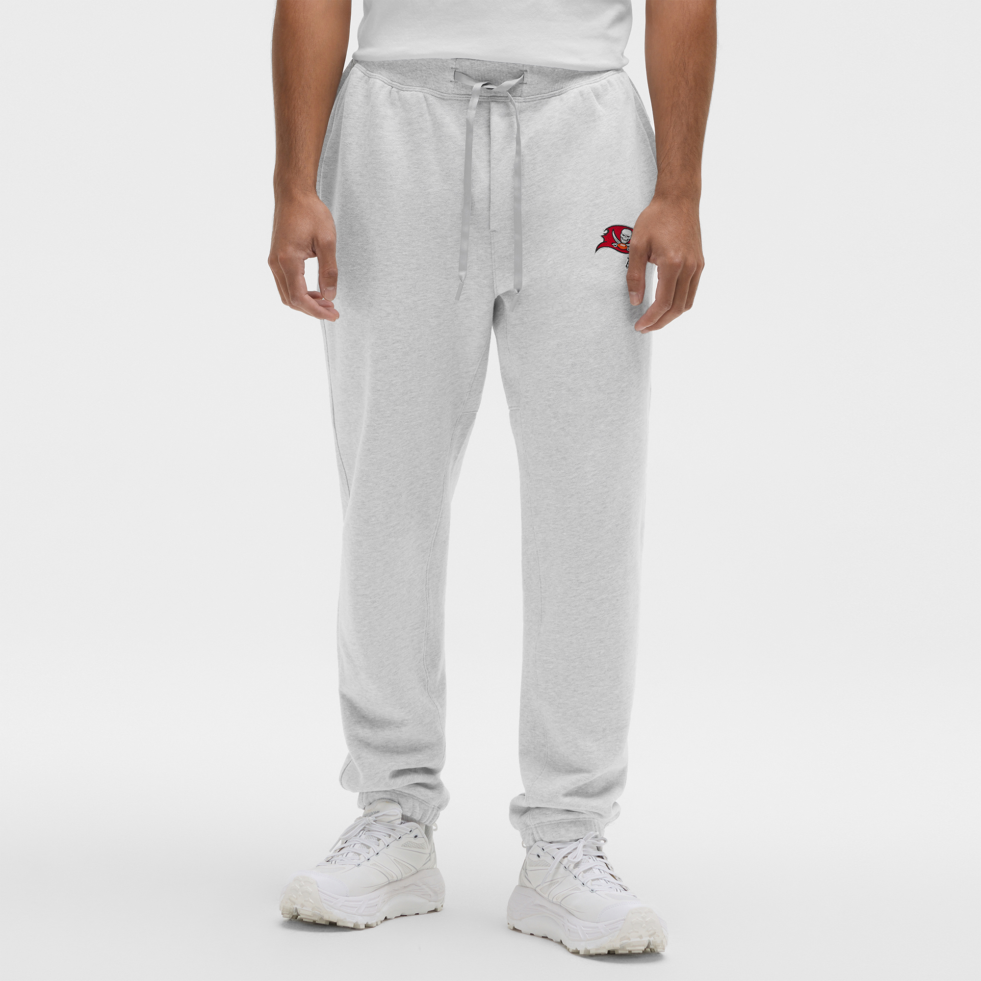 lululemon Heathered Silver Drop Tampa Bay Buccaneers Steady State Jogger für Herren Image