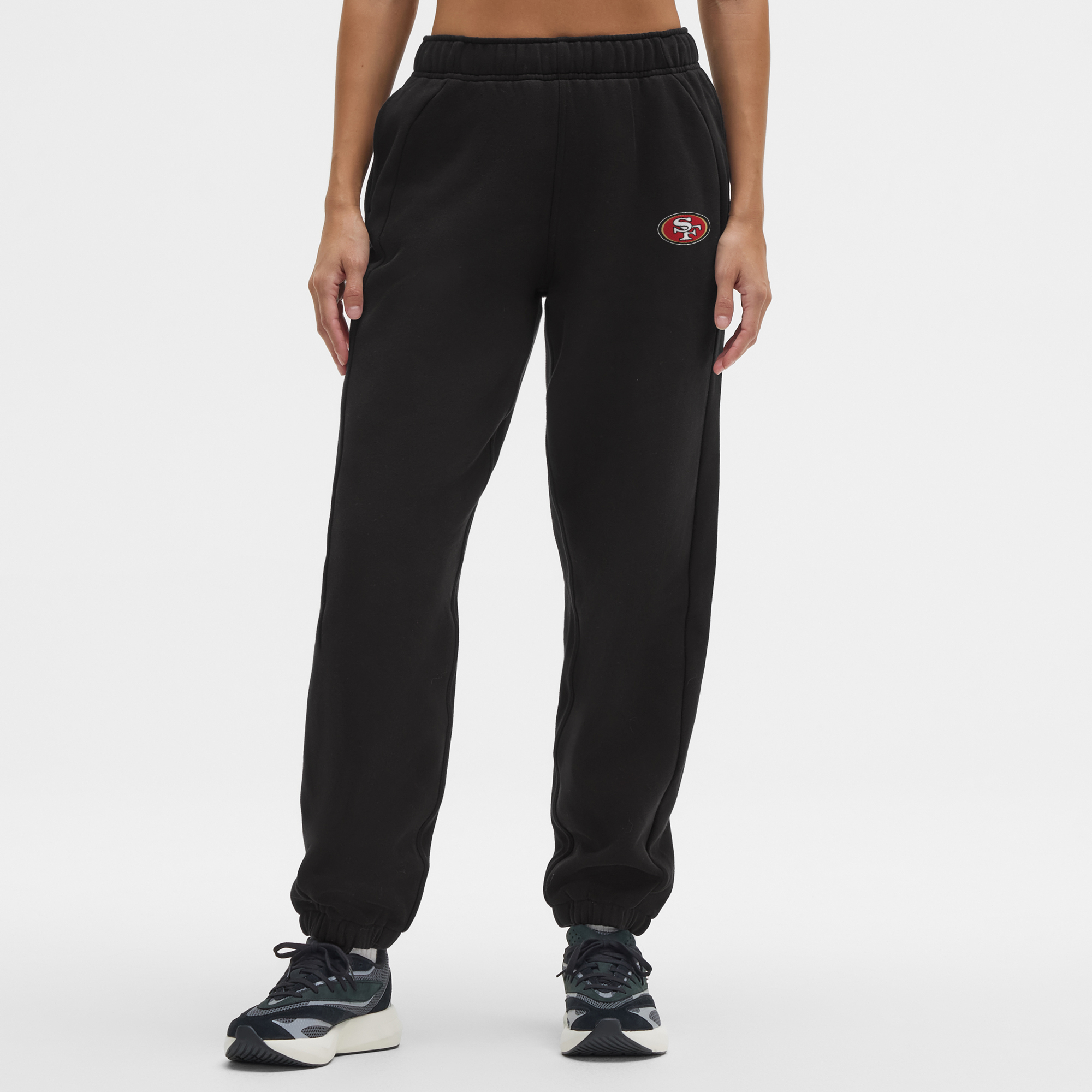 Schwarze, übergroße San Francisco 49ers Scuba-Jogginghose mit mittlerer Leibhöhe für Damen von lululemon Image