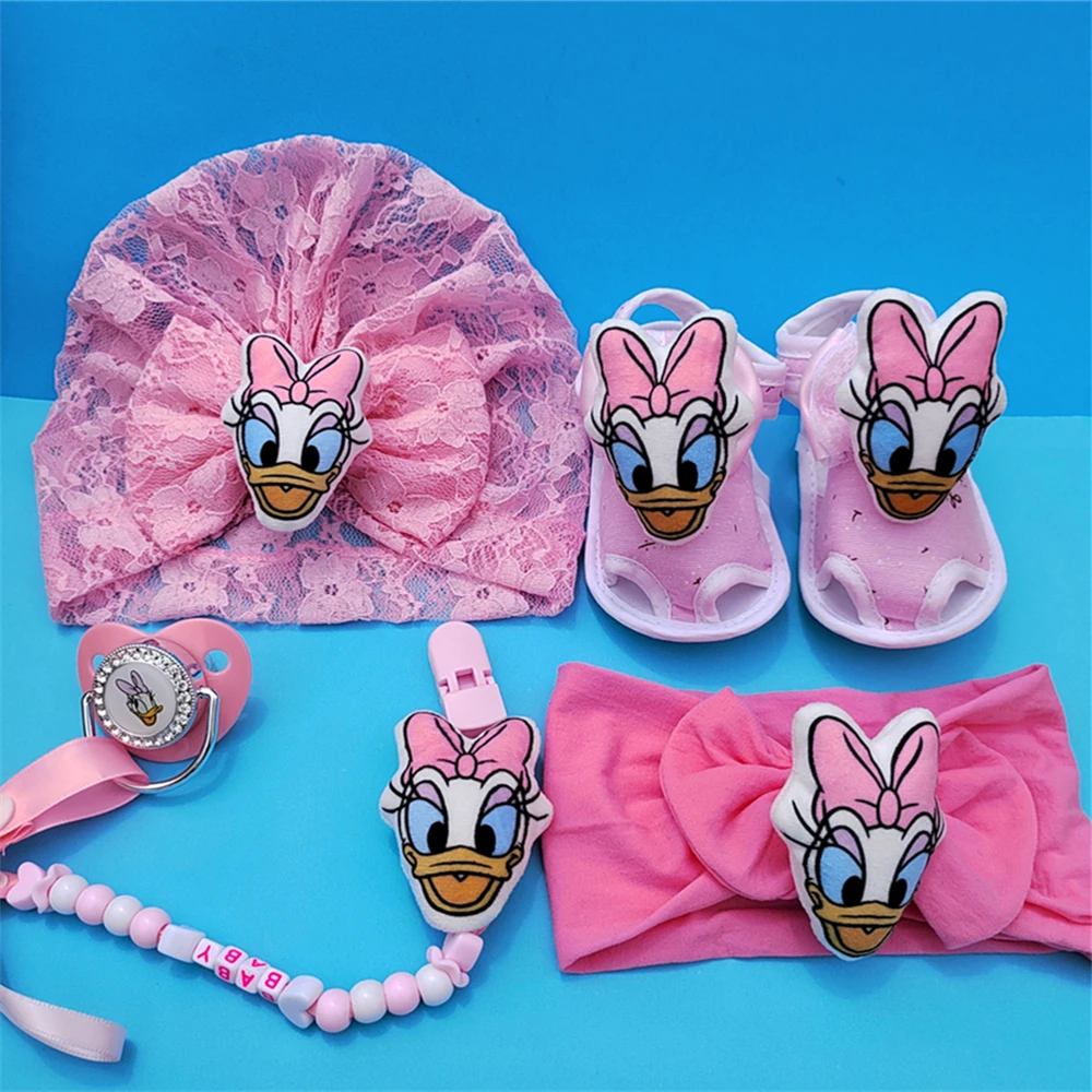 Neue rosa Gänseblümchen-Ente, Sommer-Anime-Stil, Plüsch, glückliche Prinzessin, Babyschuhe, Spitzen-Stirnband-Set, personalisiert mit Namenshalter für Brustwarzen