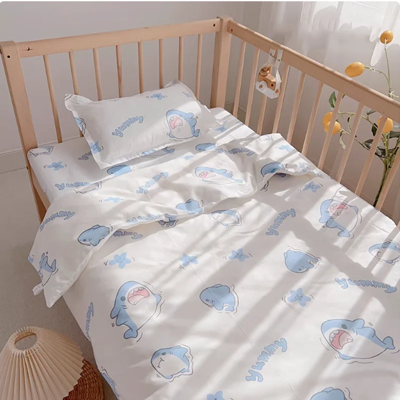 Cartoon-Muster Kinder Bett Quilt Abdeckung Vier Jahreszeiten Universal Neugeborenen Quilt Abdeckung Baumwolle Krippe Quilt Abdeckung Baby Bettwäsche