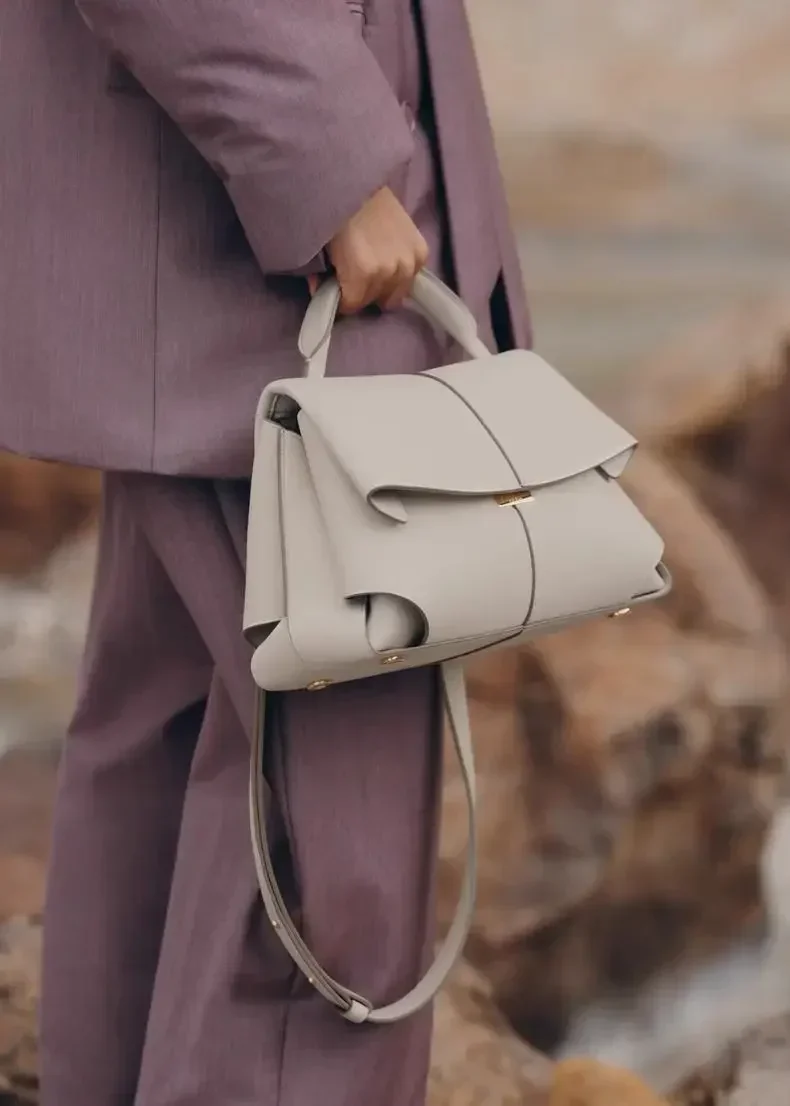 2025 modèle de vente chaude série de mode populaire 2024 nouveau sac pour femmes mode européenne et américaine sac à main plissé en cuir pour femmes