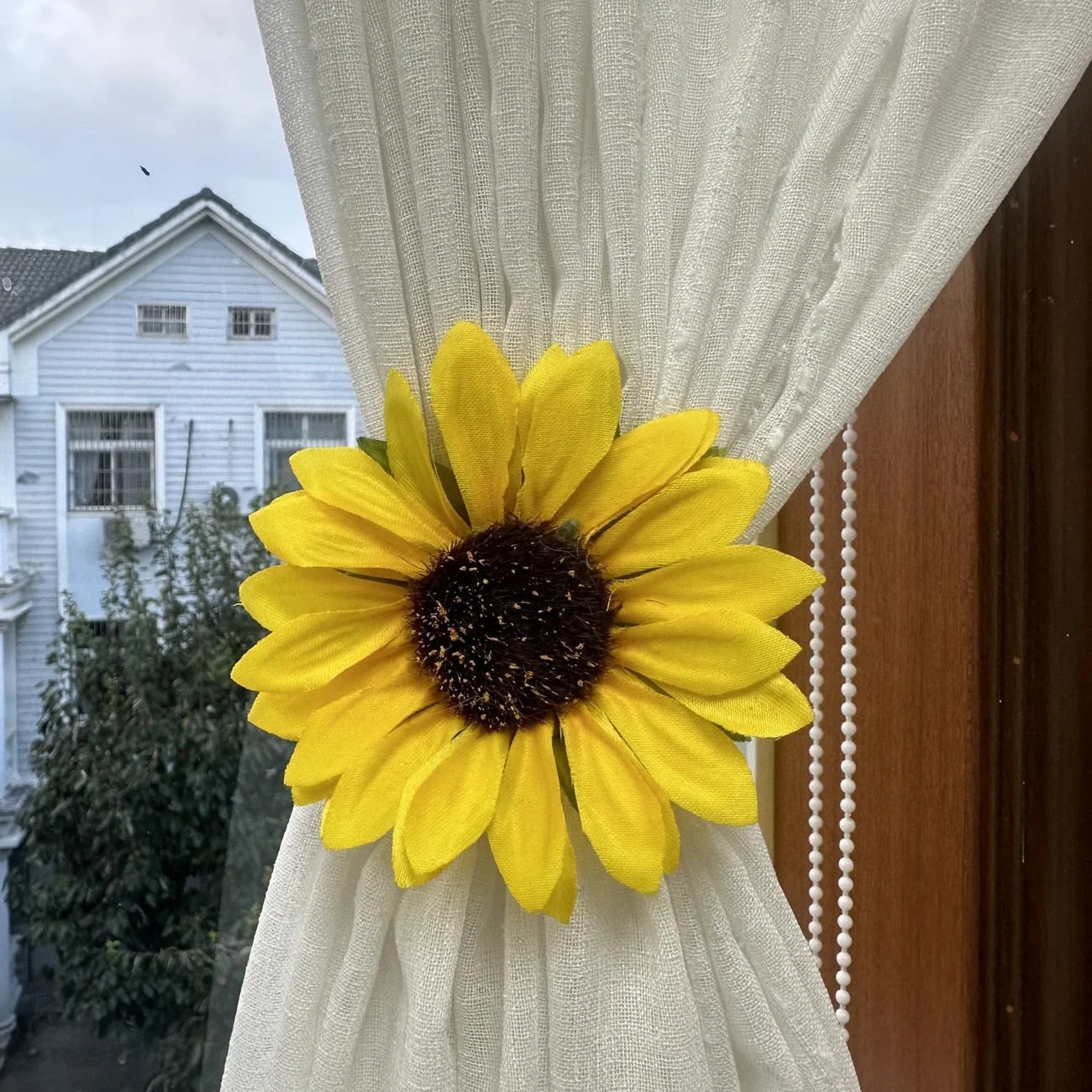 1/2/4 Stück Ins-Style Simulierte Sonnenblumen-Vorhangschnalle, Vorhangclip, Vorhangband, Vorhanghalter für Wohnzimmer und Heimdekoration Image