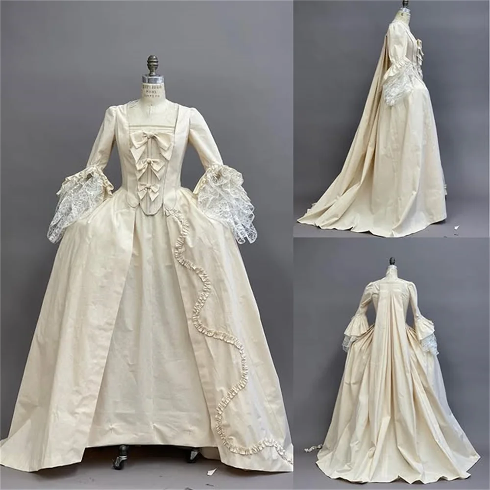 Weißes georgianisches Rokoko-Barock-Marie-Antoinette-georgianisches Kleid aus dem 18. Jahrhundert Robe A La Francaise Vintage-Ballkleid