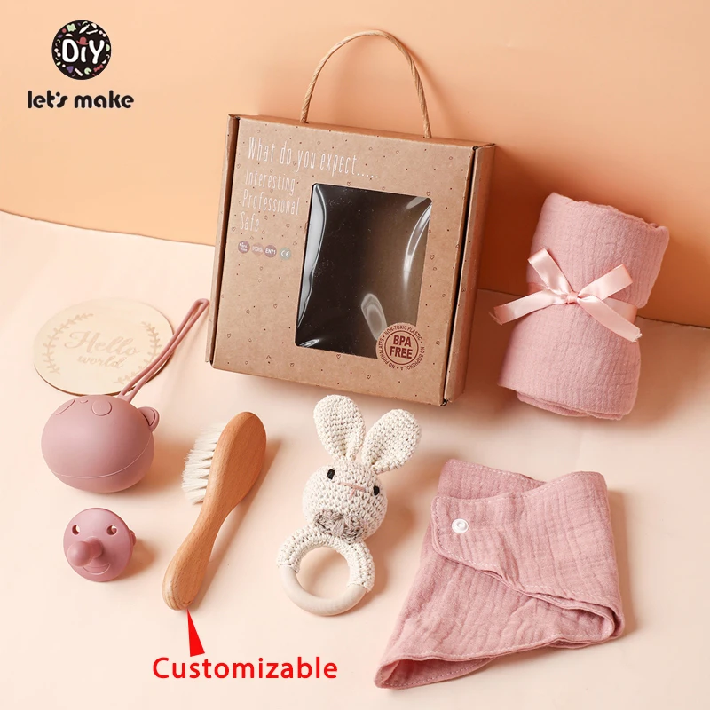 Coffret cadeau pour nouveau-né sans BPA, ensemble de bain pour bébé, hochet apaisant au crochet, anneau de dentition, brosse en laine personnalisable, coffret cadeau d