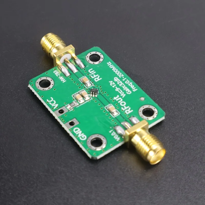 Sigur de soi à faible bruit éleve de l'amplificateur LNA de l'amplificateur 30dB à großes Bande de 0,1-2000MHz rf Image