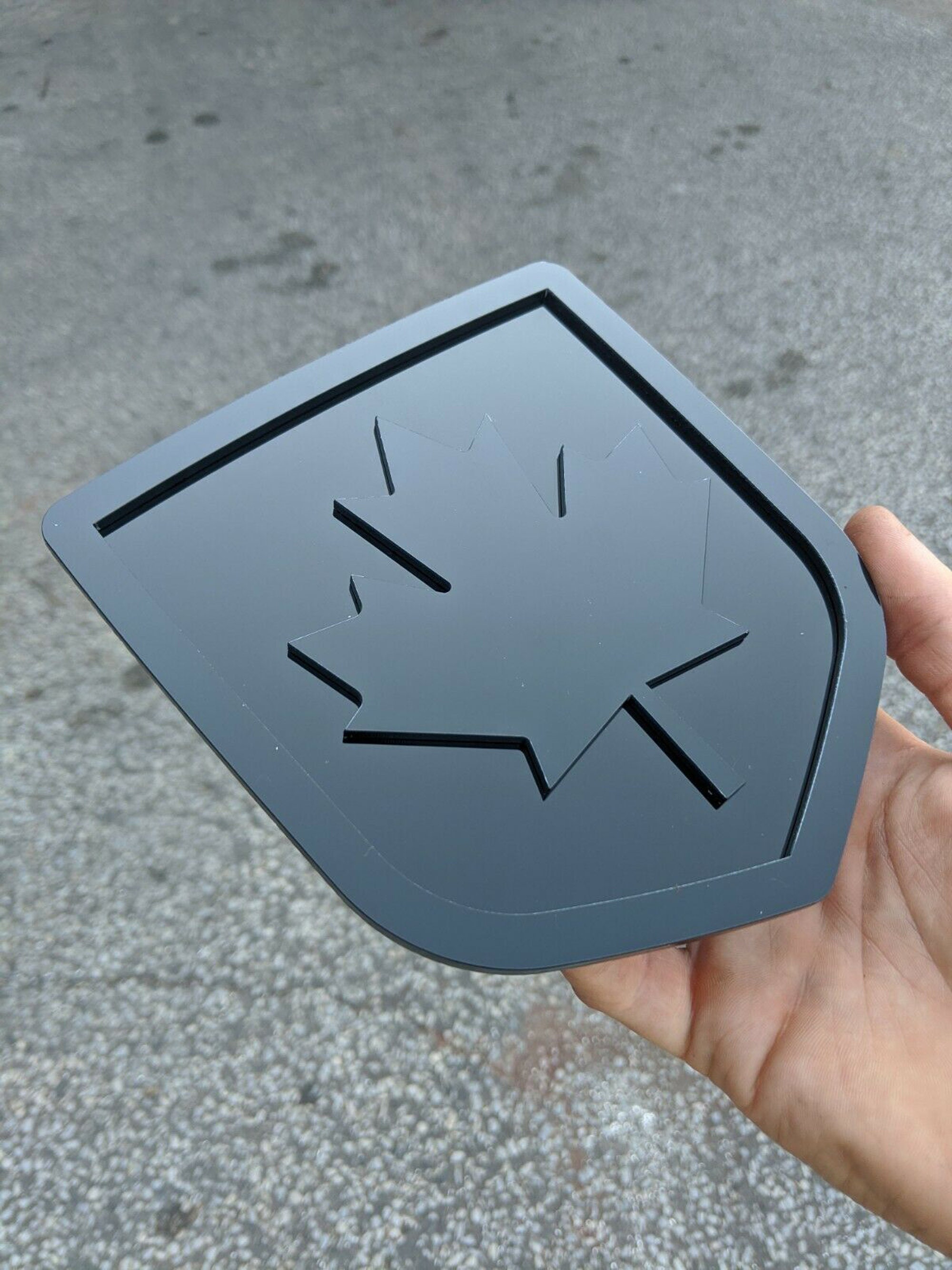 Distintivo di ricambio per portellone posteriore a forma di foglia d'acero - Adatto per portellone posteriore Dodge Ram 2009-2018 - 1500, 2500, 3500