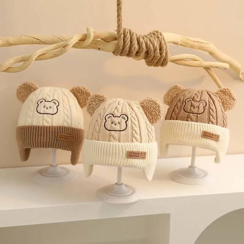 Nette Bär Baby Gestrickte Hut Winter Warme Kinder Gehörschutz Hut Verdicken Baumwolle Futter Kleinkind Ohrenschützer Mützen Image