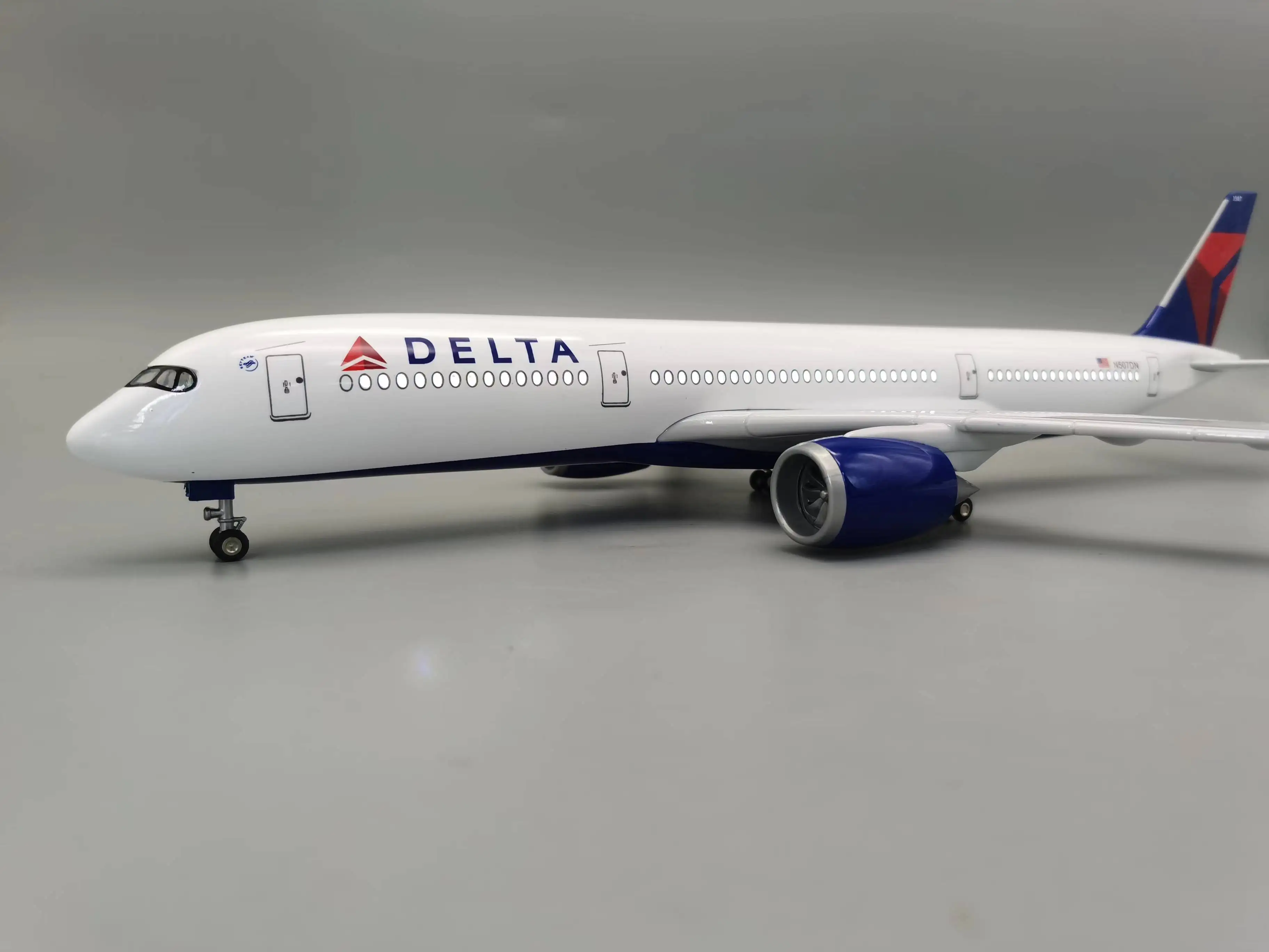 Maßstab 1:142 47 cm Flugzeug A350 Delta Airways Flugzeugmodell Spielzeug mit Radfahrwerk Flugzeugmodell Flugzeug zum Sammeln Image
