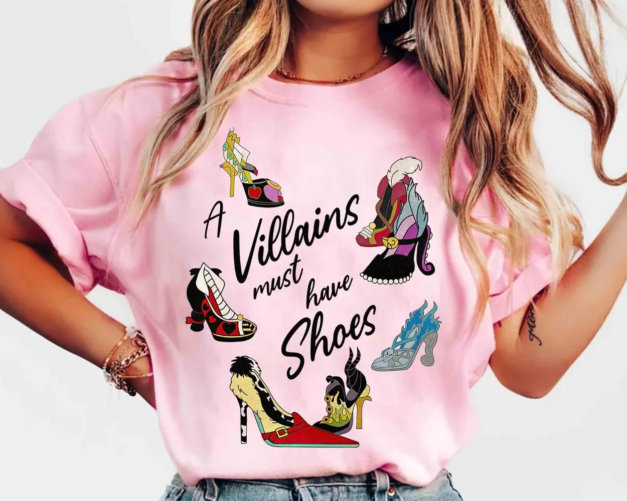 Vintage A Villains Must Have Schuhe T-Shirt Disney Villains Ursula Maleficent Hades Cruella Tee