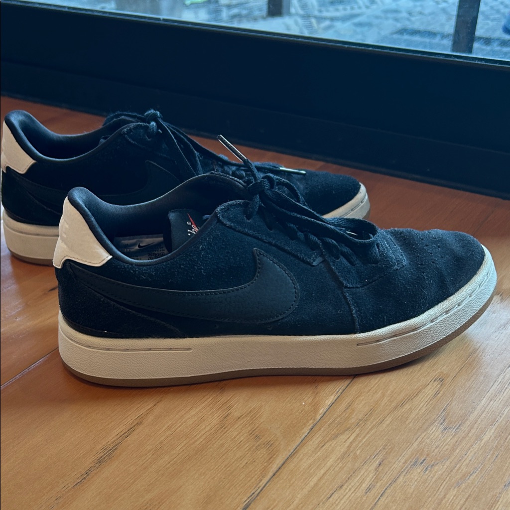 Nike Shoes | Women’s Nike Suede Sb Charge Sneakers | Color: Black/White | Size: 8