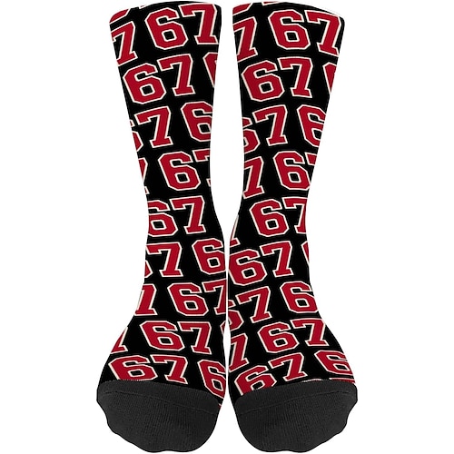 Lustige Socken mit dem 67-Meme, sportliche Crew-Socken, lässige, nahtlose Socken mit Print aus weichem, atmungsaktivem Material, bequemer Alltags-Sportstil zum Gehen, Laufen und fürs Fitnessstudio. Image