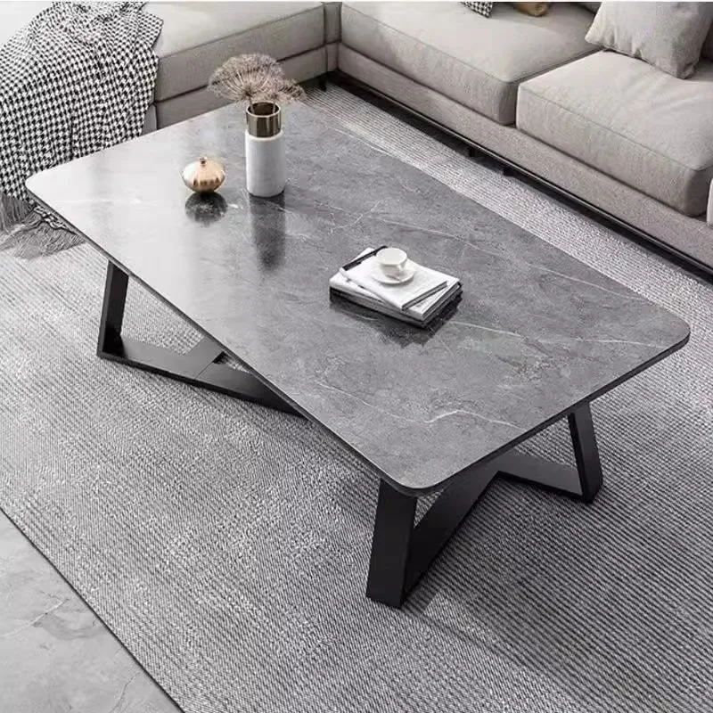 Leichter Luxus-Couchtisch, niedriger Tisch mit modernem Marmormuster, rechteckiger kleiner Tisch neben dem Sofa im Wohnzimmer
