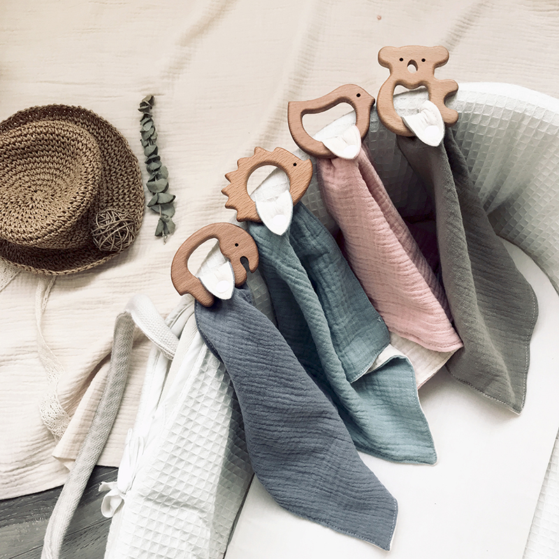 Cartoon Shape Beech Wood Animals Teether, Baby Saliva Towel Baby Bibs Cotton, New Baby Product Muslin Bibs o