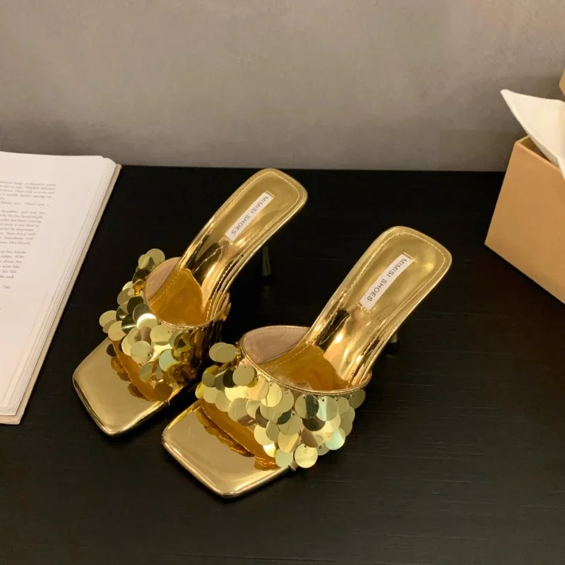 2025, Sommer, heiß verkaufte Damen-High-Heels und Hausschuhe, modische und elegante quadratische Zehen-Outdoor-vielseitige silberne Damenschuhe Image